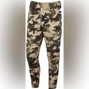 Nike men’s joggers green camo standard fit, size small